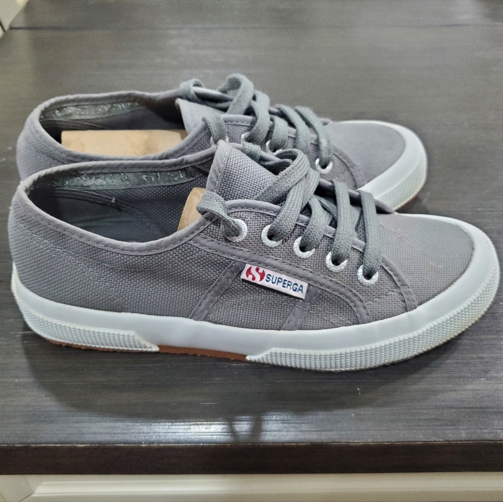 Superga tennis shoes size 38